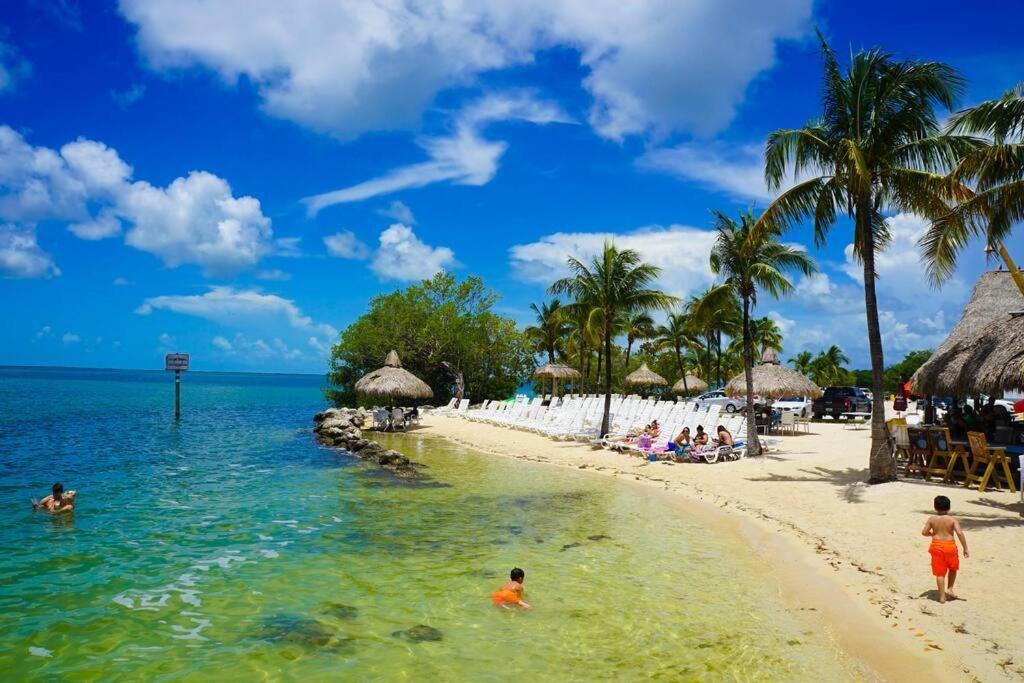 Vacay Spot Experience Luna Sky! 65" Tv Bar, Bbq, Shower Massage Jets, Music, Go To Fl Keys 霍姆斯戴德 外观 照片