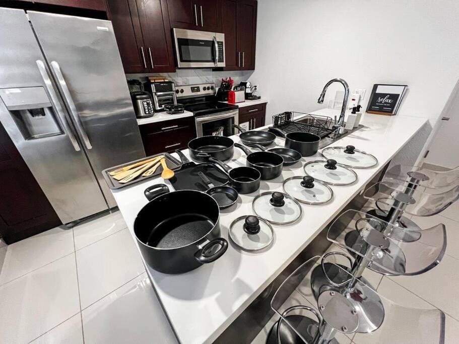 Vacay Spot Experience Luna Sky! 65" Tv Bar, Bbq, Shower Massage Jets, Music, Go To Fl Keys 霍姆斯戴德 外观 照片
