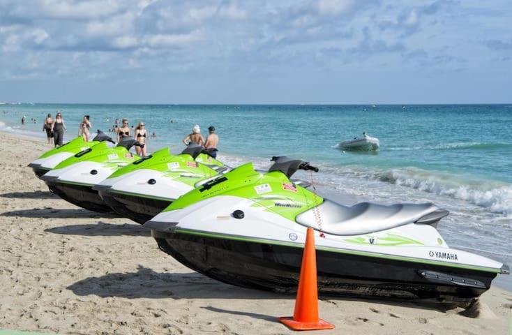 Vacay Spot Experience Luna Sky! 65" Tv Bar, Bbq, Shower Massage Jets, Music, Go To Fl Keys 霍姆斯戴德 外观 照片