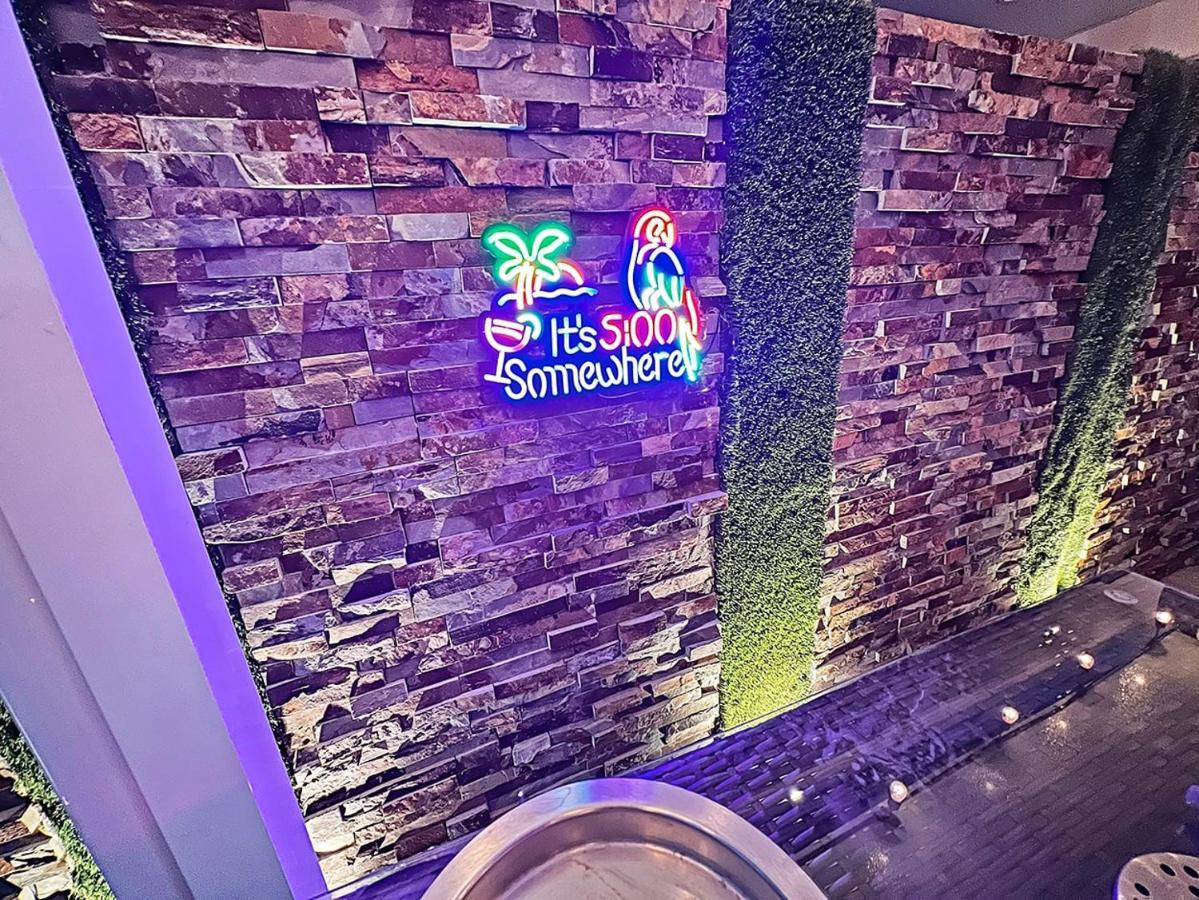 Vacay Spot Experience Luna Sky! 65" Tv Bar, Bbq, Shower Massage Jets, Music, Go To Fl Keys 霍姆斯戴德 外观 照片