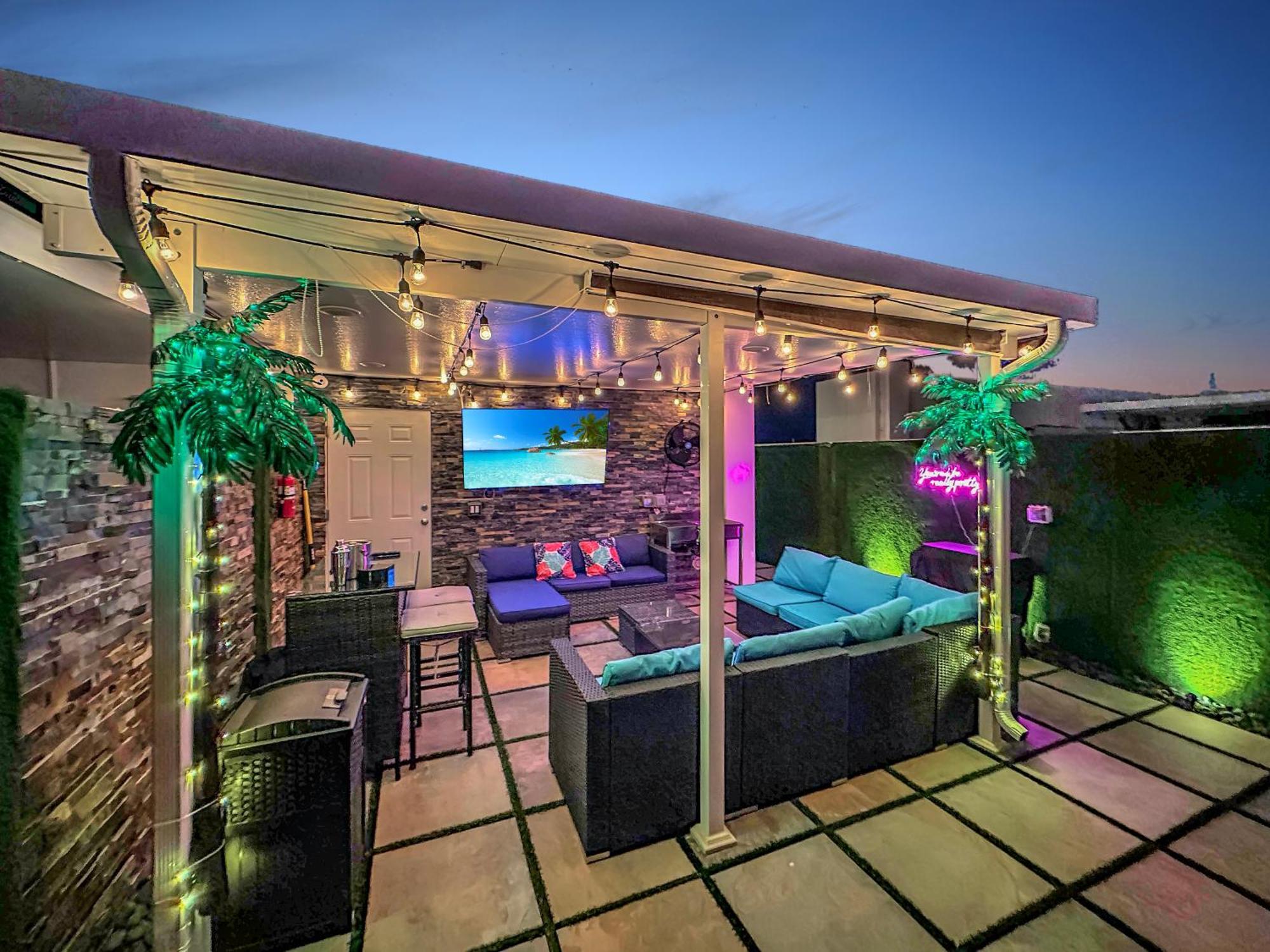 Vacay Spot Experience Luna Sky! 65" Tv Bar, Bbq, Shower Massage Jets, Music, Go To Fl Keys 霍姆斯戴德 外观 照片