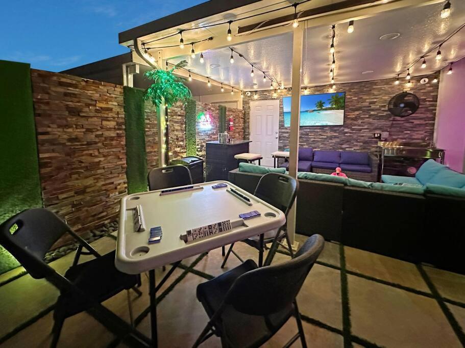 Vacay Spot Experience Luna Sky! 65" Tv Bar, Bbq, Shower Massage Jets, Music, Go To Fl Keys 霍姆斯戴德 外观 照片