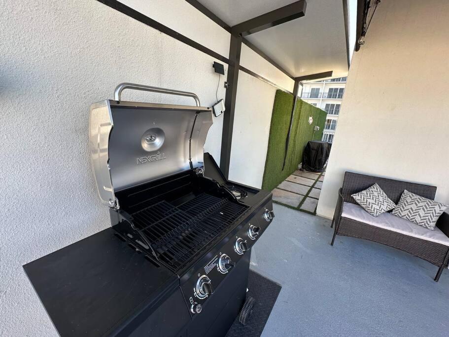 Vacay Spot Experience Luna Sky! 65" Tv Bar, Bbq, Shower Massage Jets, Music, Go To Fl Keys 霍姆斯戴德 外观 照片