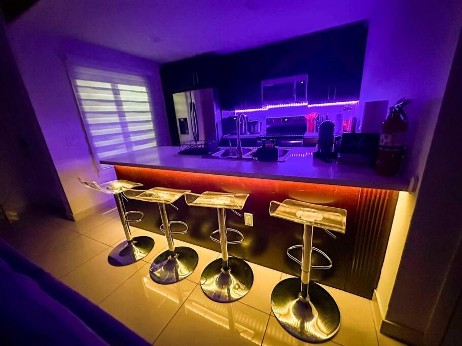 Vacay Spot Experience Luna Sky! 65" Tv Bar, Bbq, Shower Massage Jets, Music, Go To Fl Keys 霍姆斯戴德 外观 照片
